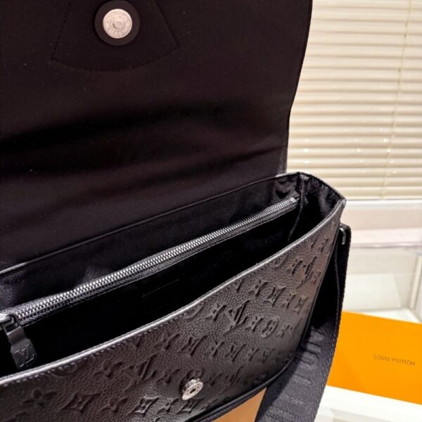 LOUIS VUITTON MESSENGER CROSSBODY BAG MONOGRAM BLACK 29CM - Image 7