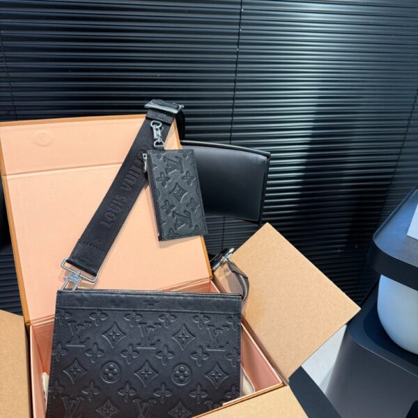 LOUIS VUITTON GASTON WEARABLE WALLET MONOGRAM SHADOW BLACK 22CM M81115 - Image 5