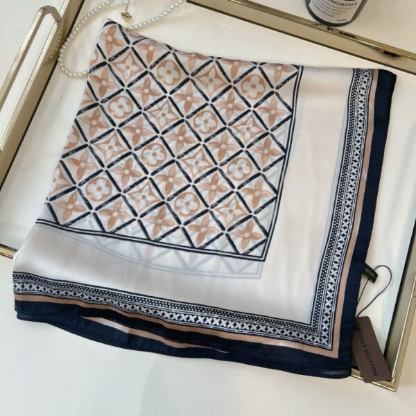 LOUIS VUITTON MONOGRAM FLOWER TILE IN BEIGE 70CM - Image 3