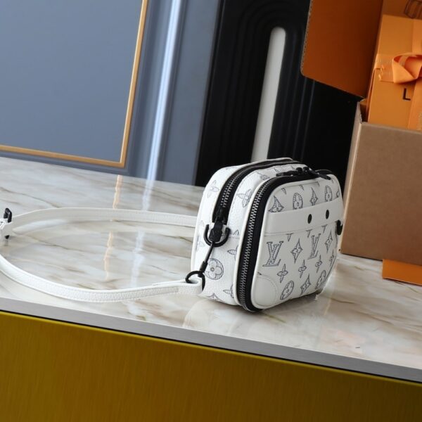 LOUIS VUITTON ALPHA WEARABLE WALLET MONOGRAM SHADOW WHITE AND NAVY 18CM M83383 - Image 3