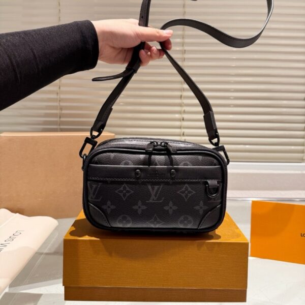 LOUIS VUITTON ALPHA WEARABLE WALLET MONOGRAM ECLIPSE BLACK 19CM M82542 - Image 2