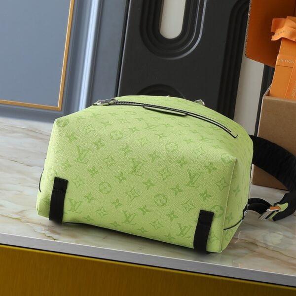LOUIS VUITTON DISCOVERY SLIM BACKPACK TAIGARAMA 38CM M14076 - Image 5
