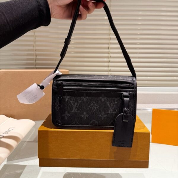 LOUIS VUITTON BOSPHORE WEARABLE WALLET MONOGRAM ECLIPSE CANVAS BLACK 19CM M12599 - Image 2