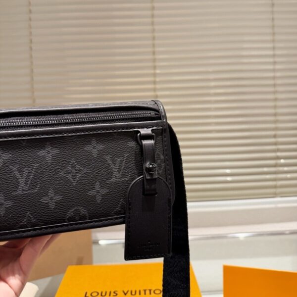 LOUIS VUITTON BOSPHORE WEARABLE WALLET MONOGRAM ECLIPSE CANVAS BLACK 19CM M12599 - Image 4