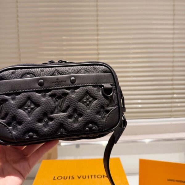 LOUIS VUITTON ALPHA WEARABLE WALLET MONOGRAM SHADOW BLACK 19CM M82544 - Image 3