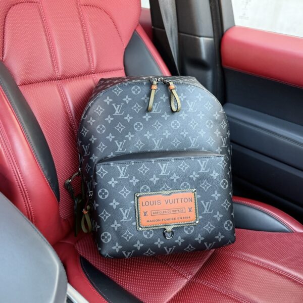 LOUIS VUITTON DISCOVERY BACKPACK MONOGRAM BLACK 37CM - Image 2