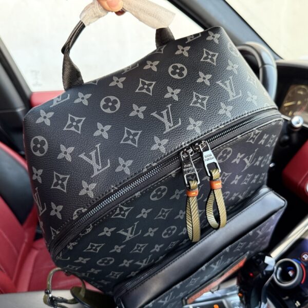 LOUIS VUITTON DISCOVERY BACKPACK MONOGRAM BLACK 37CM - Image 5