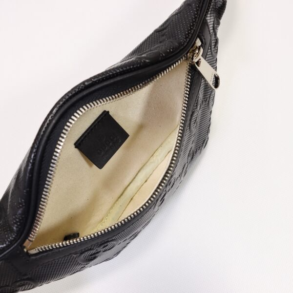 GUCCI GG EMBOSSED BAG BLACK 23CM 658582 1W3CN 1000 - Image 2