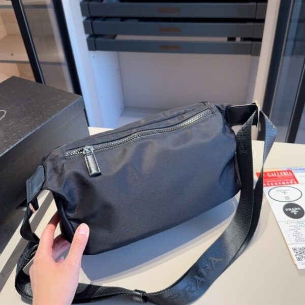 PRADA RE NYLON AND LEATHER SHOULDER BAG BLACK 28CM 2VH175 2DW3 F0002 V OOO - Image 3