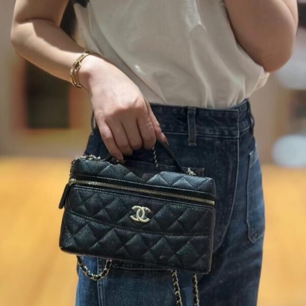 CHANEL LONG VANITY WITH CHAIN BLACK 19CM - Image 2
