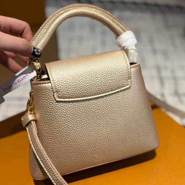 LOUIS VUITTON CAPUCINES BAG GOLD 22CM M24583 - Image 4