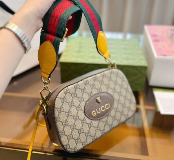 GUCCI NEO VINTAGE GG SUPREME MESSENGER BAG 24CM ‎476466 K9GVT 8856 - Image 2
