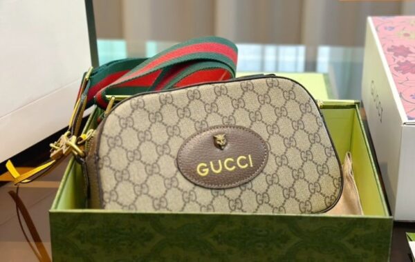 GUCCI NEO VINTAGE GG SUPREME MESSENGER BAG 24CM ‎476466 K9GVT 8856 - Image 3