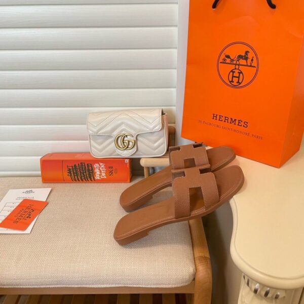 HERMES SLIPPERS FLAT ORAN BROWN H021056Z - Image 3