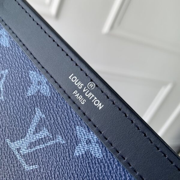 LOUIS VUITTON GASTON WEARABLE WALLET MONOGRAM GRADIENT NAVY BLUE 18CM M11544 - Image 6
