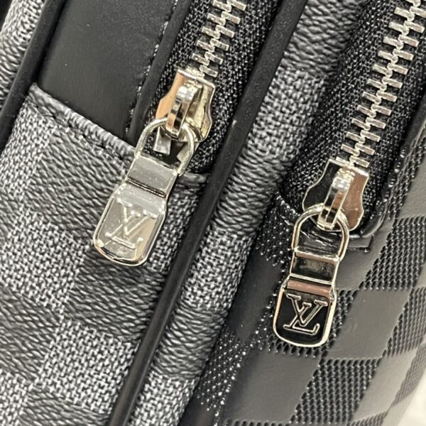 LOUIS VUITTON AVENUE SLINGBAG 31CM BLACK AND GREY N40439 - Image 4