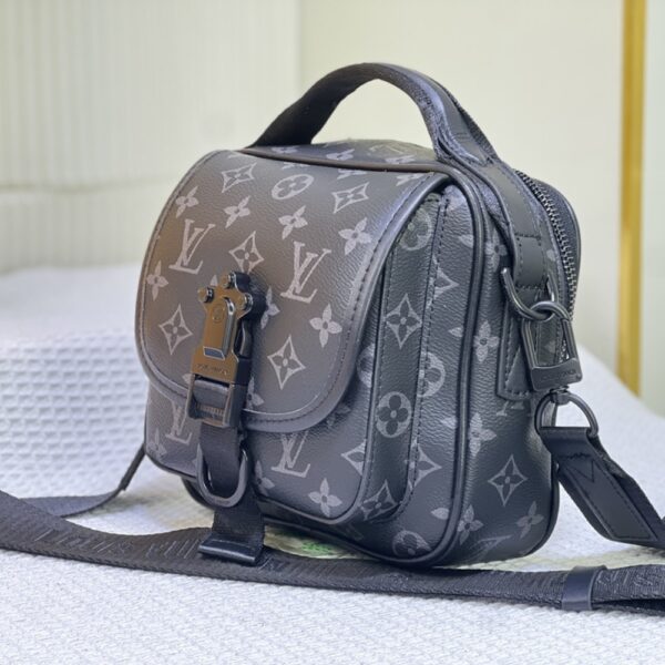 LOUIS VUITTON QUEST MESSENGER BLACK 18CM - Image 9