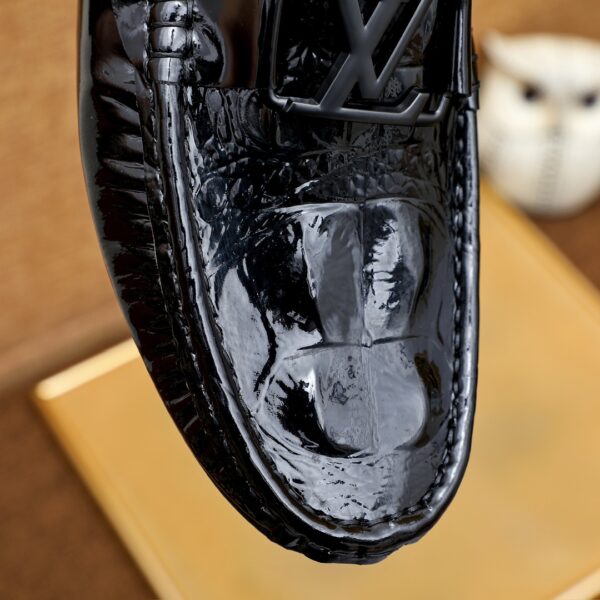 LOUIS VUITTON LOAFER ALLIGATOR POLISH LEATHER WITH LV LOGO IN BLACK - Image 5