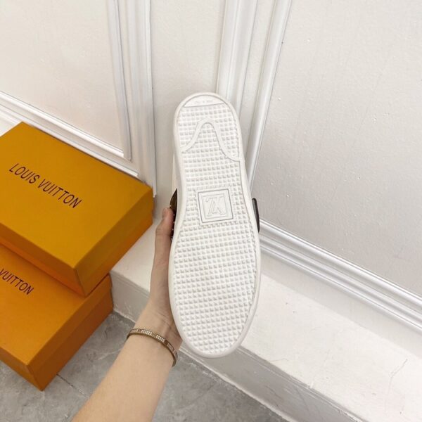LOUIS VUITTON FRONTROW LOGO MONOGRAM STRAP WHITE - Image 4