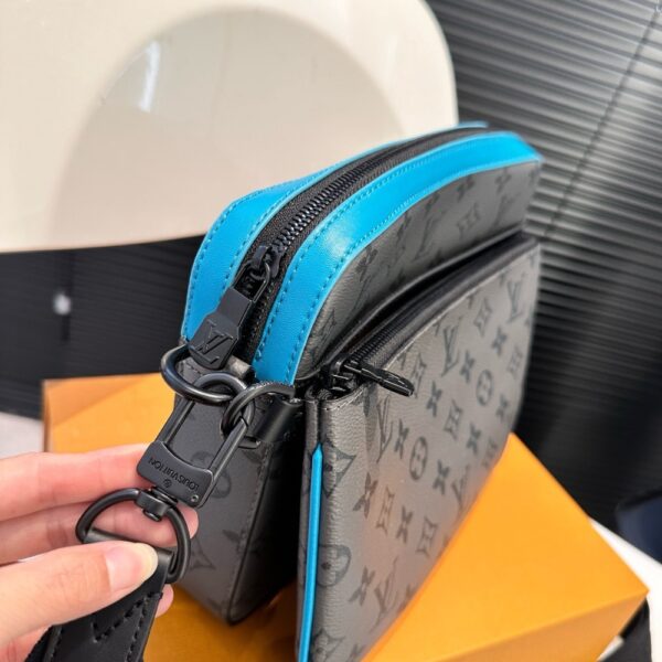 LOUIS VUITTON TRIO MESSENGER TURQUOISE 25CM M69443 - Image 4