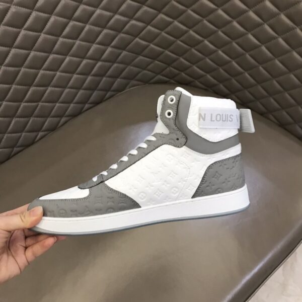 LOUIS VUITTON RIVOLI TRAINER BOOTS GREY - Image 8