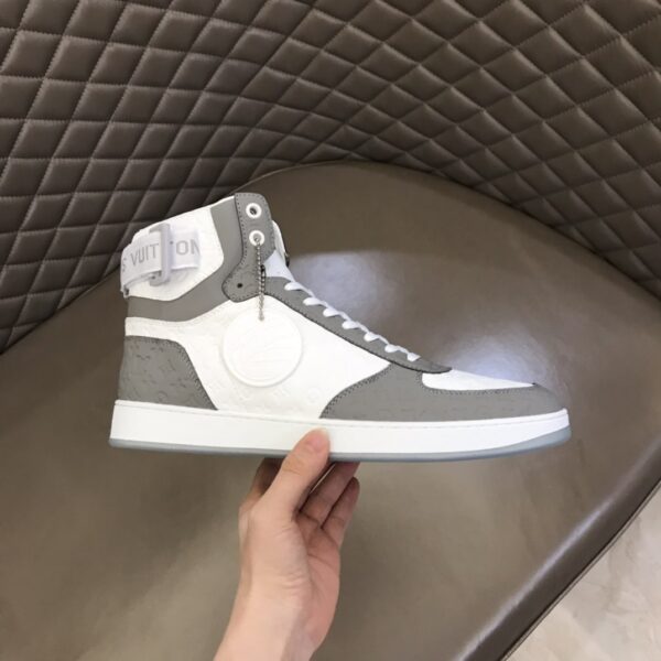 LOUIS VUITTON RIVOLI TRAINER BOOTS GREY - Image 6