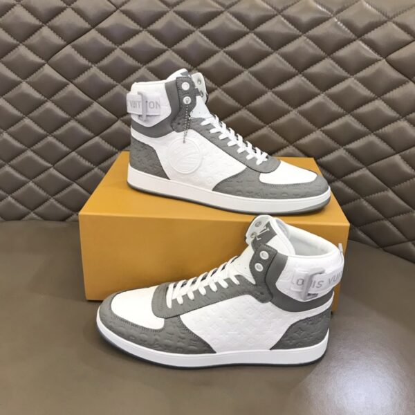 LOUIS VUITTON RIVOLI TRAINER BOOTS GREY - Image 4
