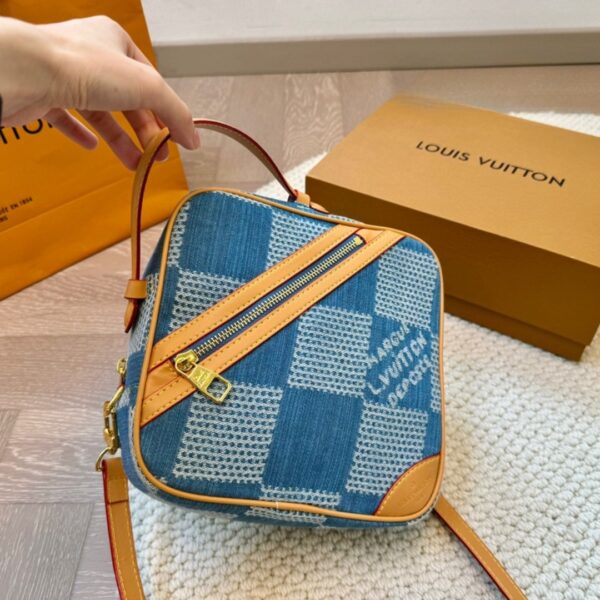 LOUIS VUITTON CHESS MESSENGER DAMIER DENIM BLUE 20CM N40706 - Image 3