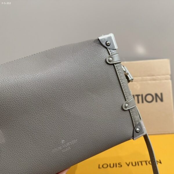 LOUIS VUITTON SIDE TRUNK MM GRAINED CALF LEATHER TAUPE GREY 23CM M25072 - Image 4