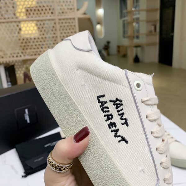 SAINT LAURENT COURT CLASSIC EMBROIDERED SNEAKERS WHITE  610648GUP109113 - Image 5