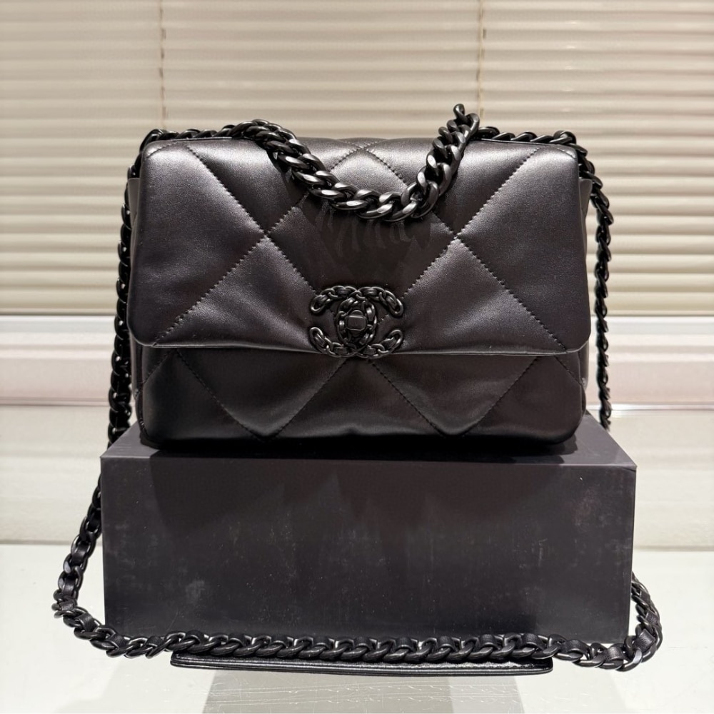 CHANEL CC FLAP BAG IN BLACK 26CM - Image 2