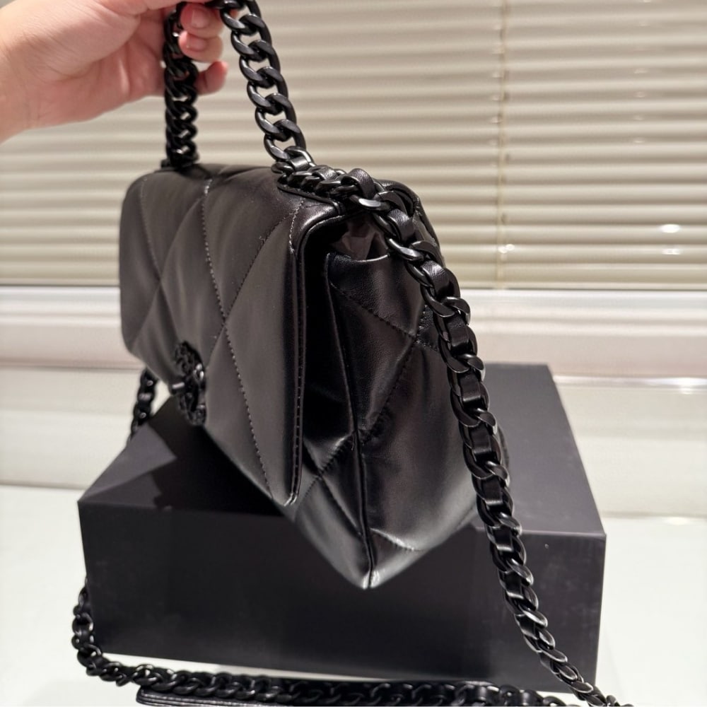 CHANEL CC FLAP BAG IN BLACK 26CM - Image 6