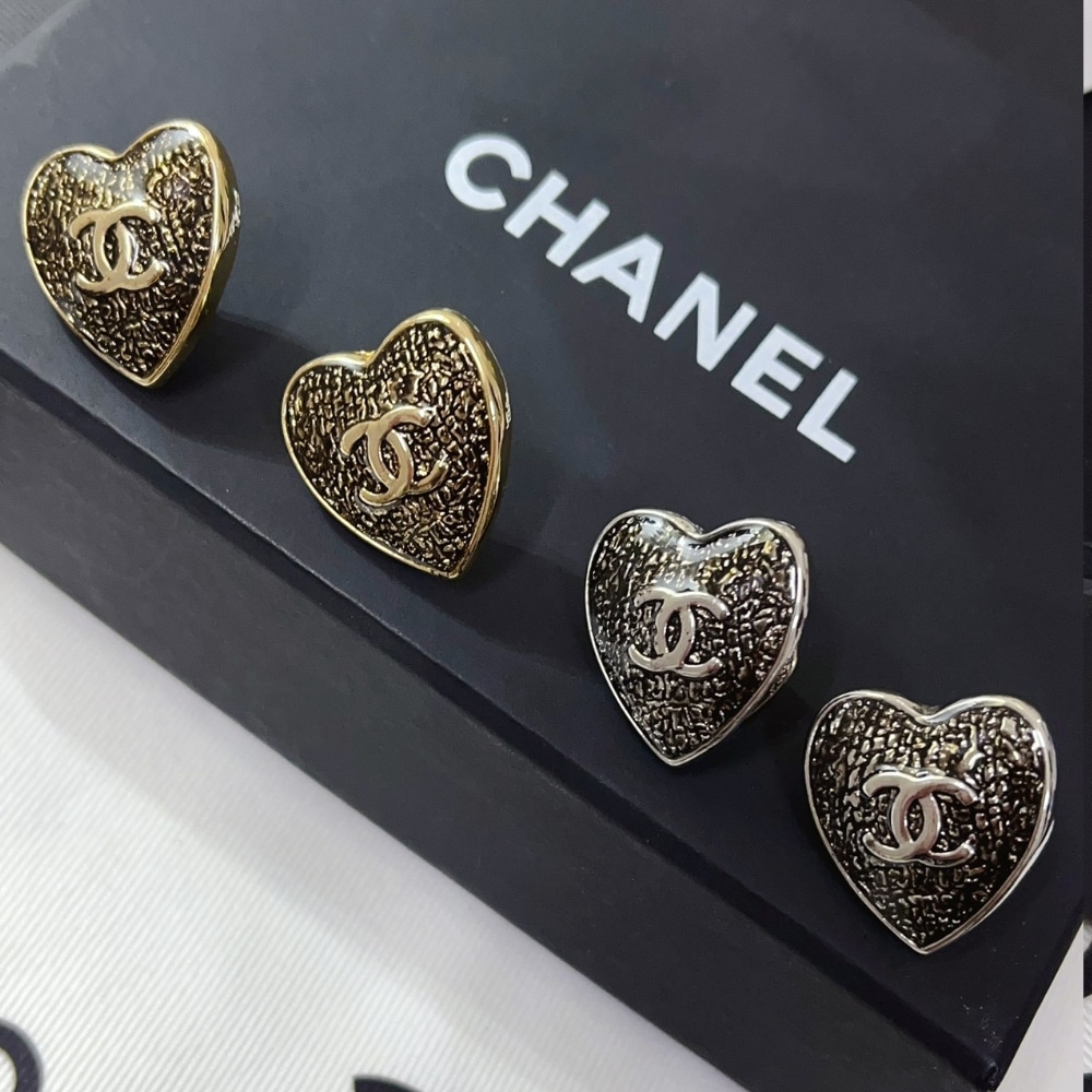 CHANEL STUD EARRINGS SILVER AND BLACK - Image 3