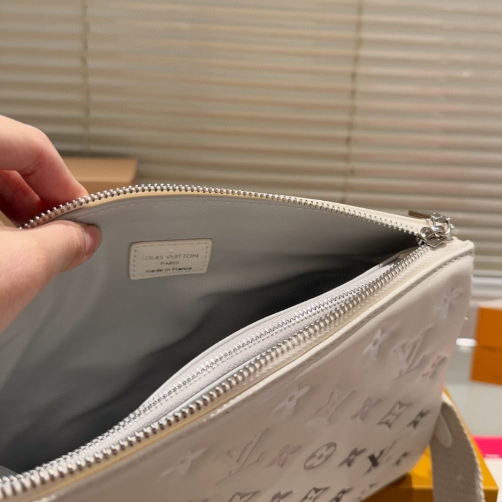 LOUIS VUITTON COUSSIN PM BAG 21CM M11986 - Image 4