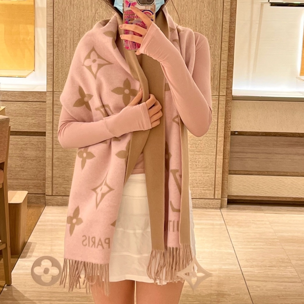 LOUIS VUITTON REYKJAVIK SCARF BEIGE ROSE M78908 - Image 2