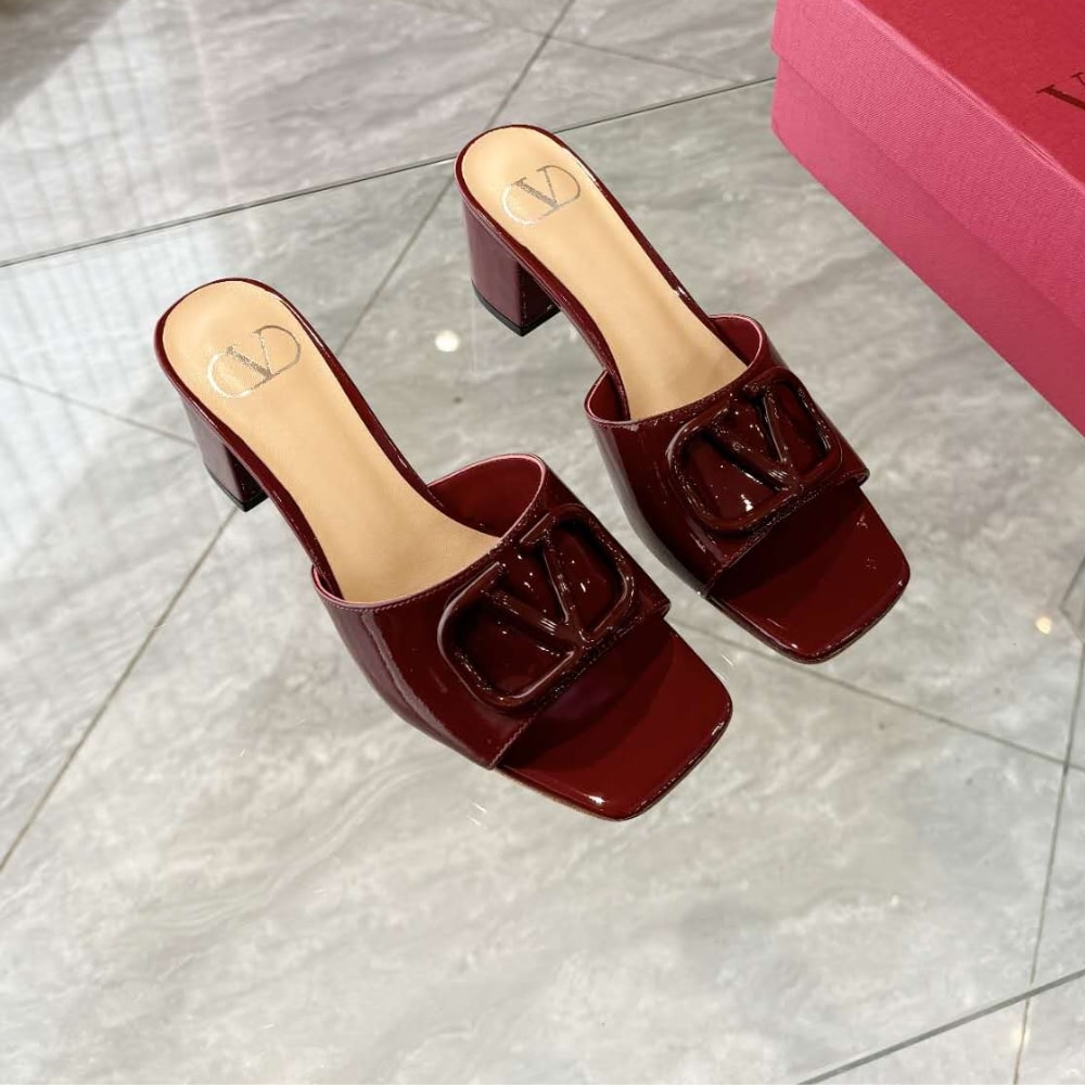 VALENTINO VLOGO SIGNATURE SLIDE SANDAL BURGUNDY - Image 3