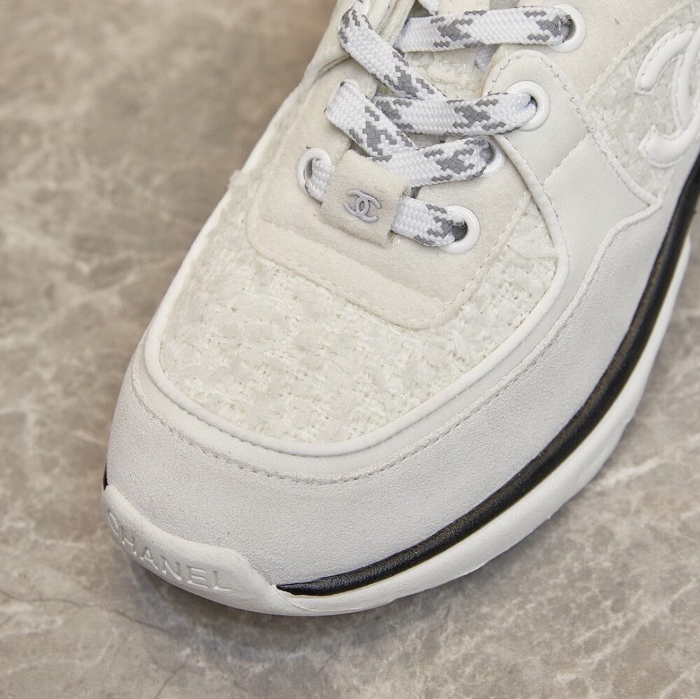 CHANEL VELOUR TWEED CC SNEAKER WHITE - Image 3