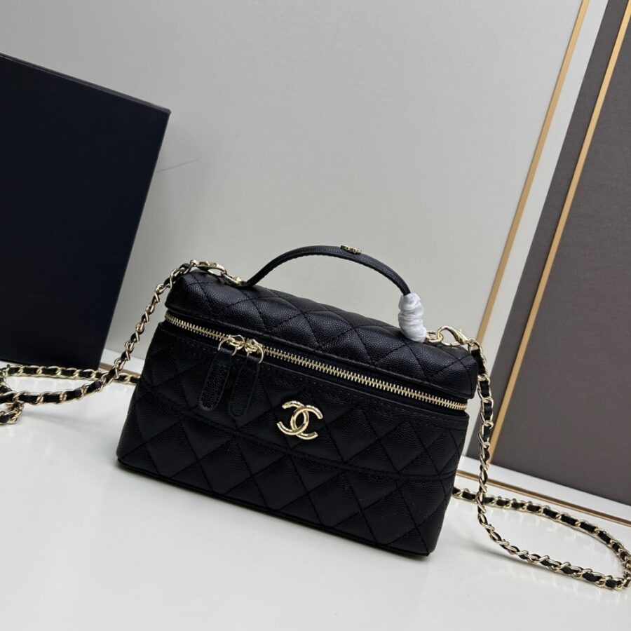 Alternative view of Chanel 25C Vanity With Chain Gold Hardware Black 19Cm