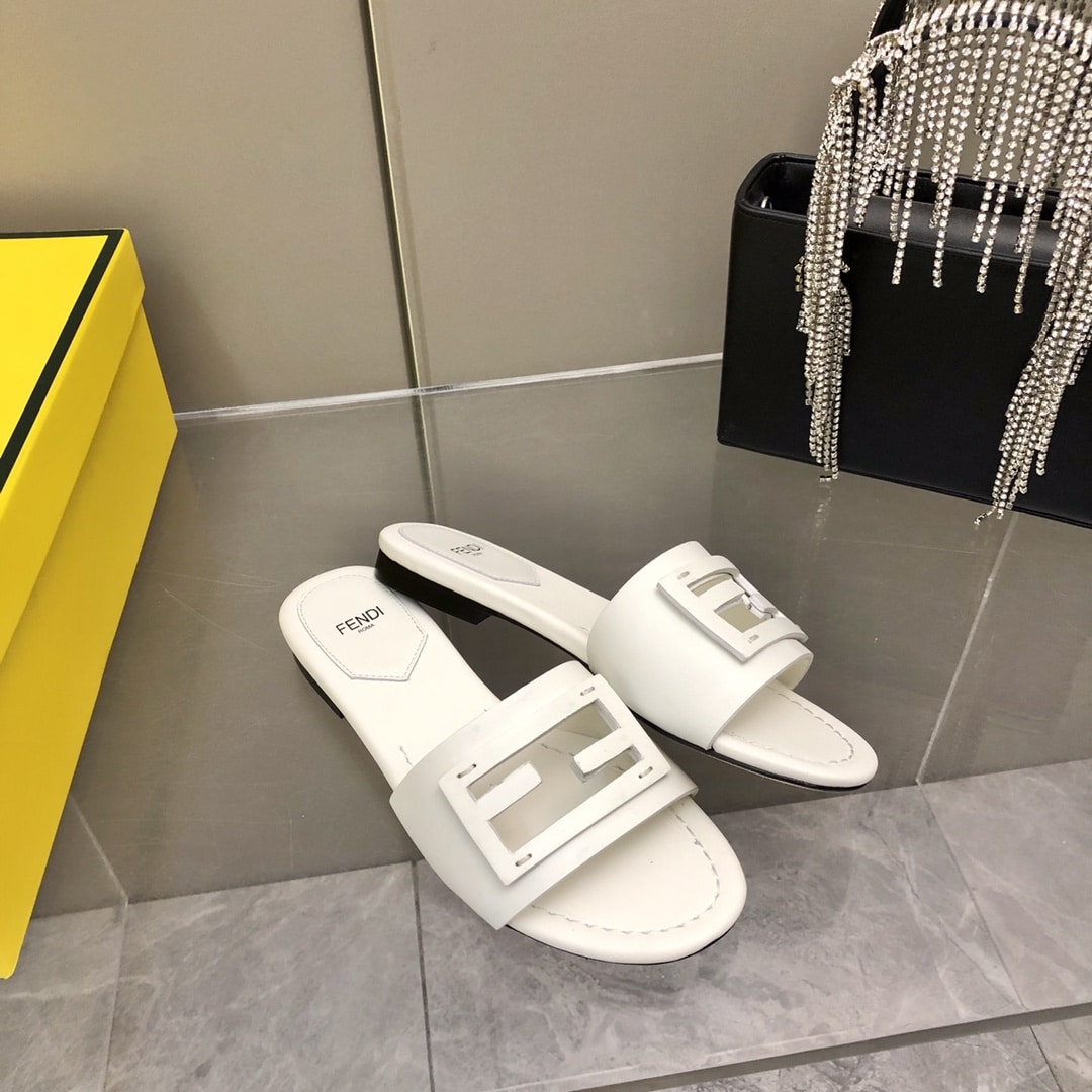 FENDI BAGUETTE WHITE LEATHER SLIDES - Image 5