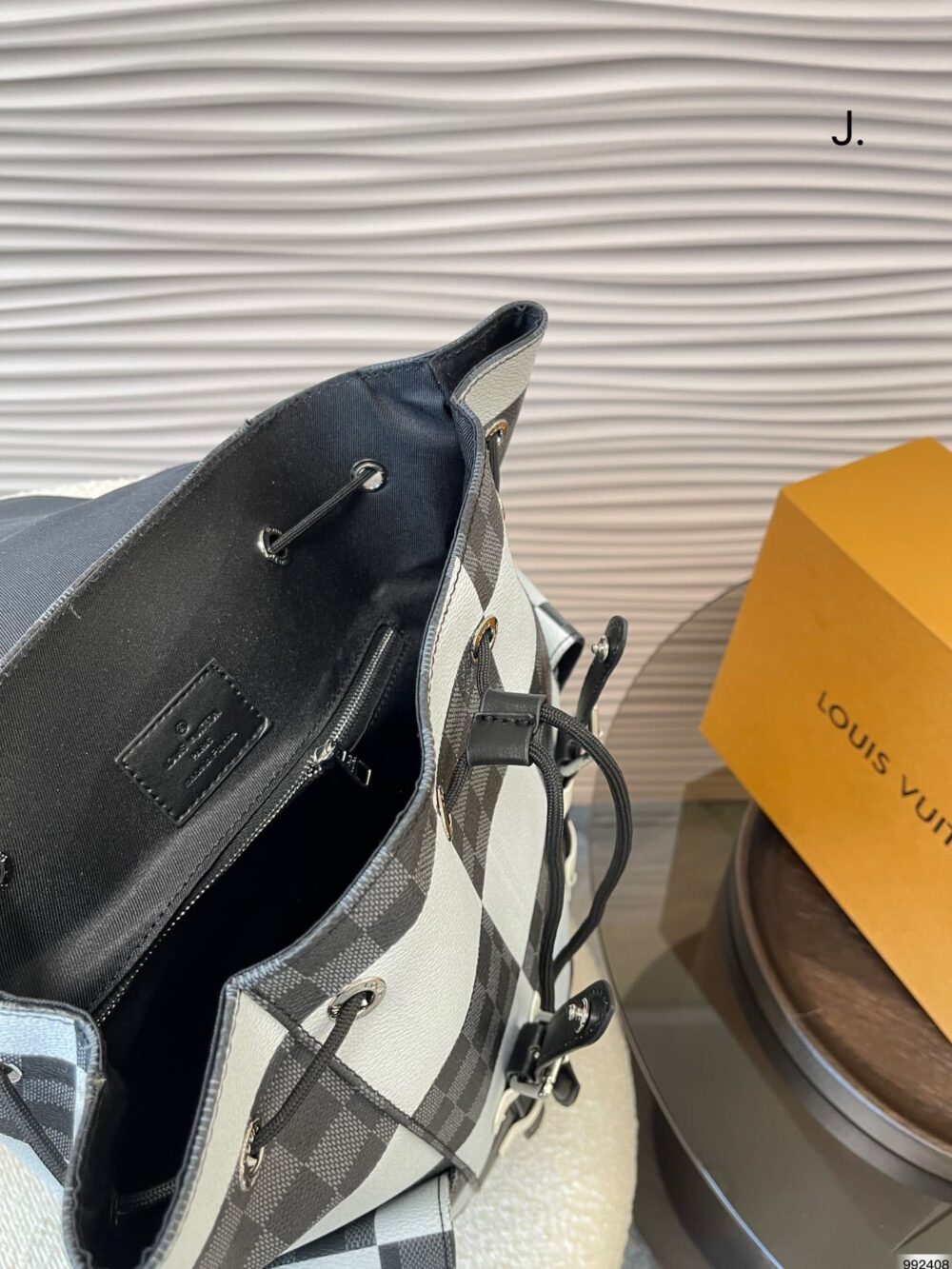 LOUIS VUITTON CHRISTOPHER MM BACKPACK BLACK AND WHITE 42CM - Image 9