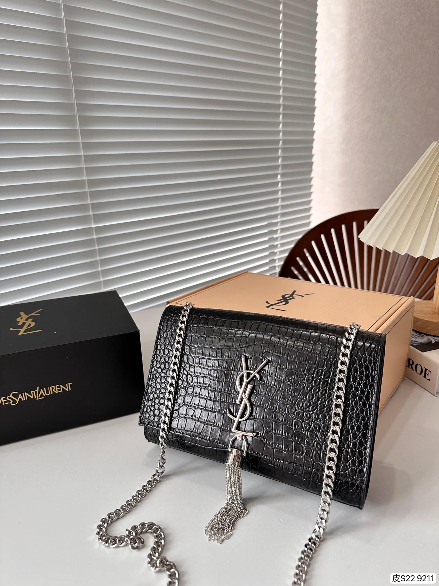 SAINT LAURENT KATE TASSEL MEDIUM CROCODILE EMBOSSED LEATHER BLACK 22CM 354119DND0N1000 - Image 2