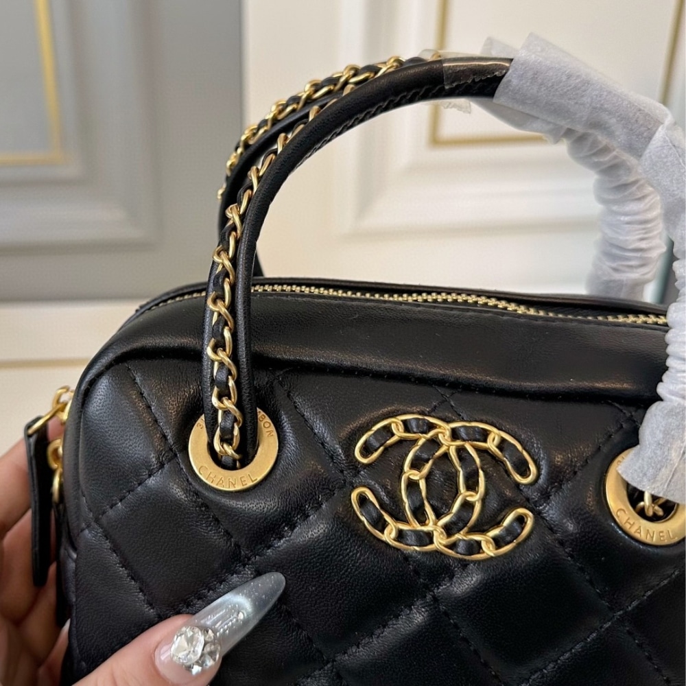 CHANEL 25C CHAIN HANDLE BOWLING BAG BLACK 18CM - Image 4