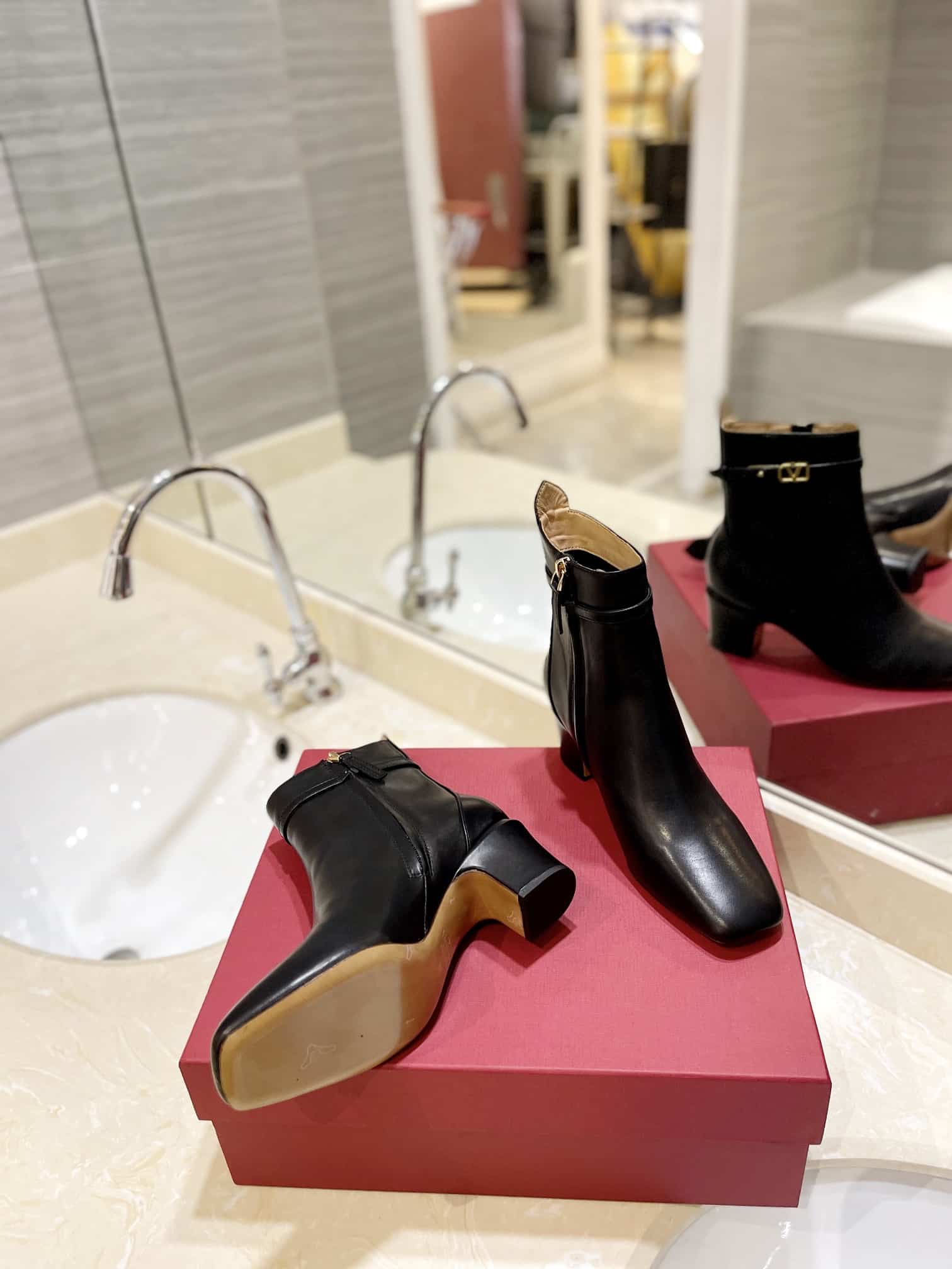 VALENTINO GARAVANI TAN GO ANKLE BOOT IN CALFSKIN LEATHER BLACK 3W2S0GZ2ATZ 0NO - Image 6