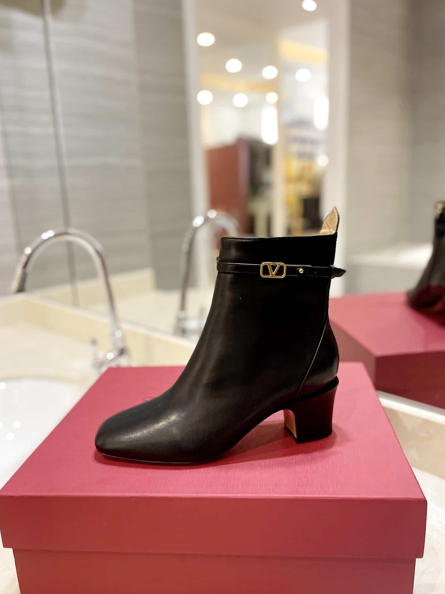 VALENTINO GARAVANI TAN GO ANKLE BOOT IN CALFSKIN LEATHER BLACK 3W2S0GZ2ATZ 0NO - Image 7