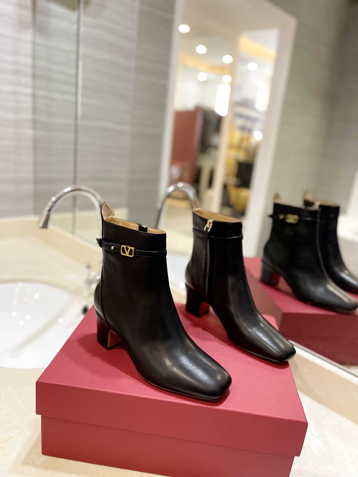 VALENTINO GARAVANI TAN GO ANKLE BOOT IN CALFSKIN LEATHER BLACK 3W2S0GZ2ATZ 0NO - Image 10