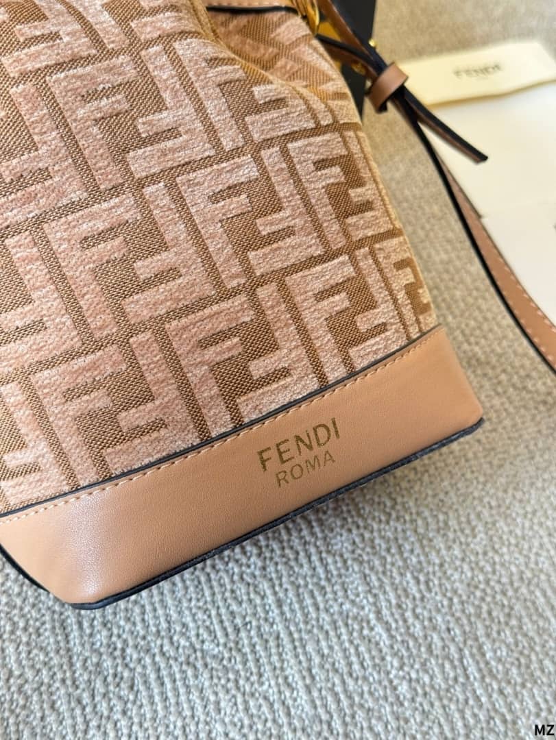 FENDI MON TRESOR CANVAS BAG WITH FF EMBROIDERY 23CM - Image 5