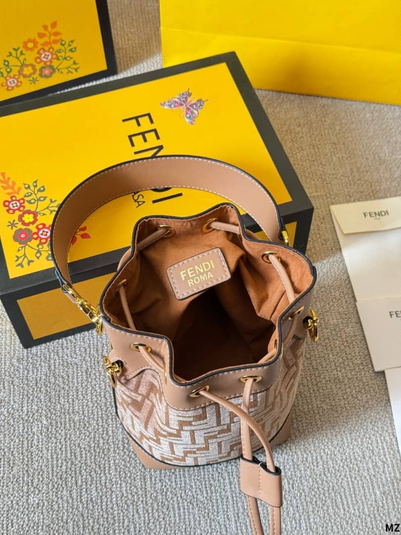 FENDI MON TRESOR CANVAS BAG WITH FF EMBROIDERY 23CM - Image 2