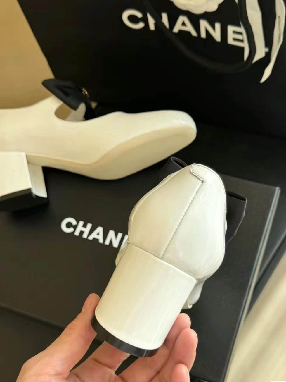 CHANEL MARY JANES WHITE AND BLACK G45356 B15113 NT688 - Image 4