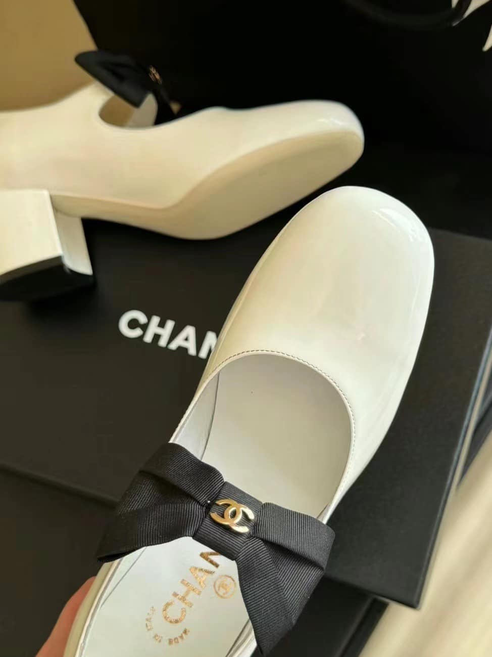 CHANEL MARY JANES WHITE AND BLACK G45356 B15113 NT688 - Image 5
