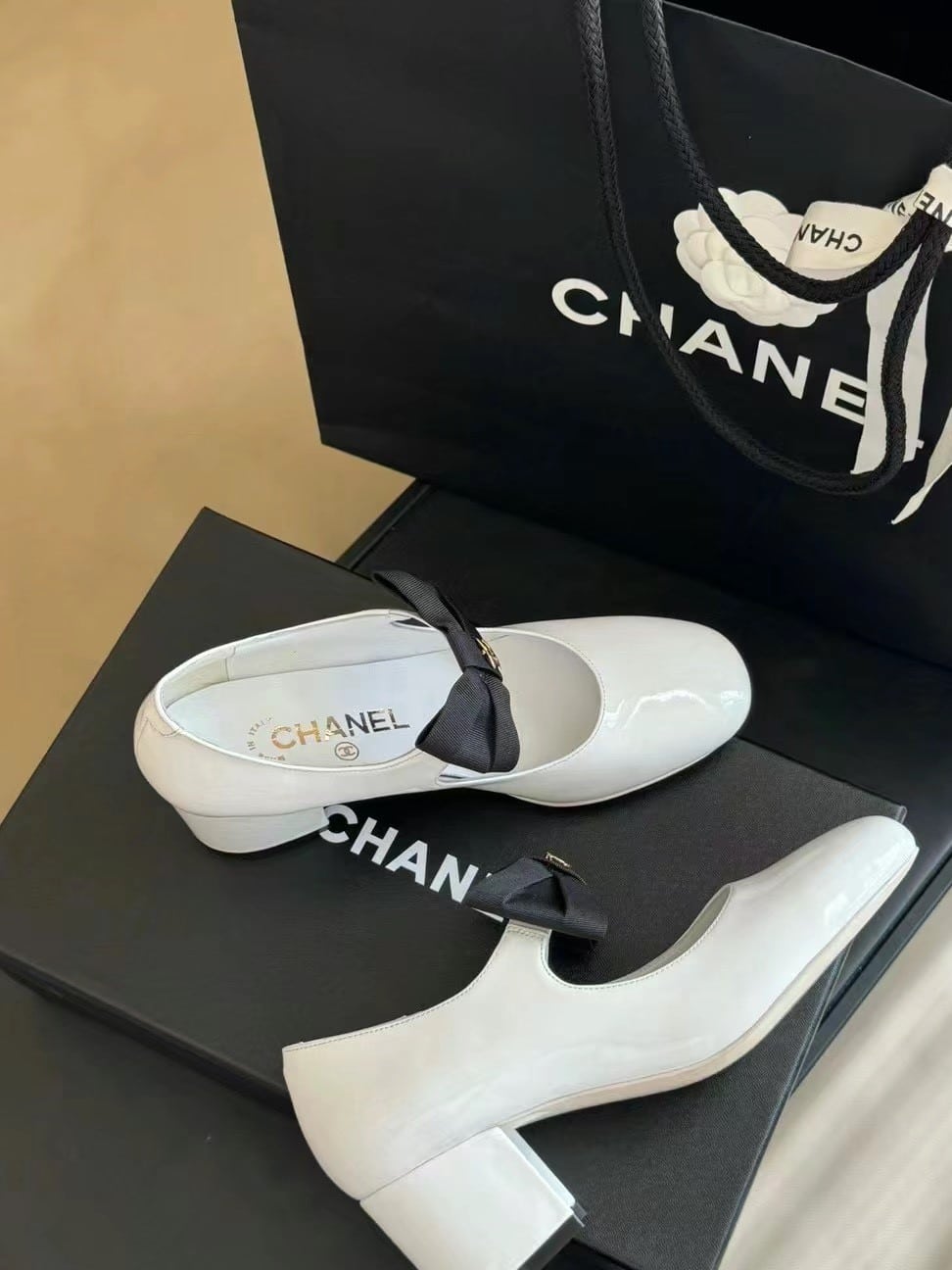 CHANEL MARY JANES WHITE AND BLACK G45356 B15113 NT688 - Image 6
